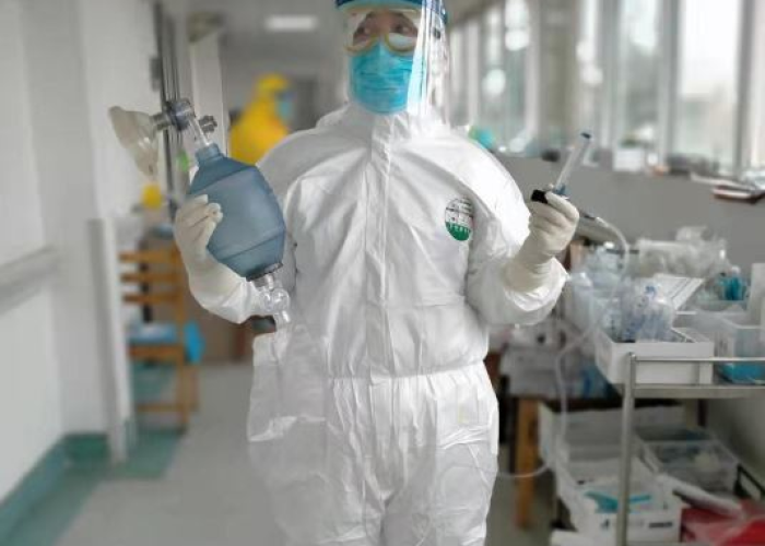 【疫情期间上海医生的感人故事,疫情医生的事例】