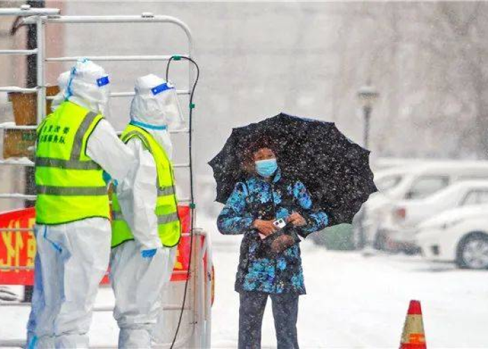 黑龙江疫情阻击战，冰雪中的坚守与希望