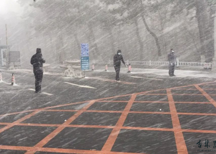 黑龙江省疫情防控中心提醒，筑牢防线不松懈，守护健康过寒冬