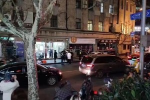 封控区飘出的汤香，当精准防疫照进街巷烟火