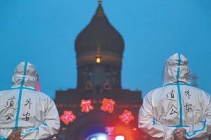 疫情通报，从武汉到黑龙江，中国抗疫的变与不变